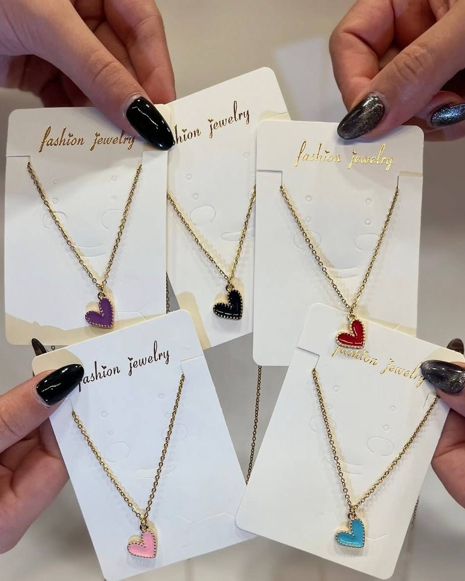 گردنبند دخترانه طرح قلب با رنگ‌های شاد