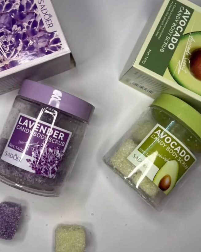 لایهبرداری ملایم و نرمکننده پوست با اسکراب ادامسی